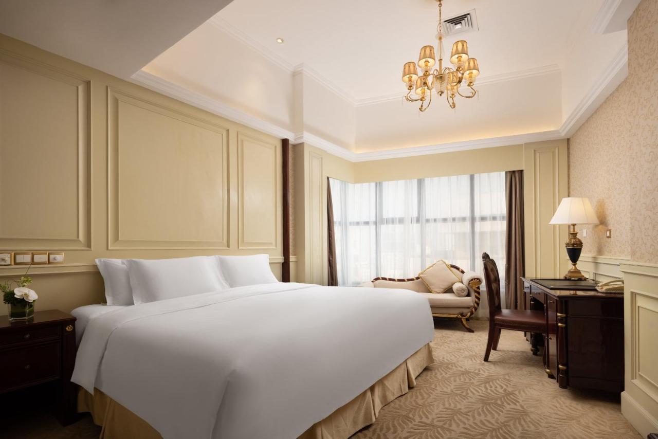 Crowne Plaza Hotel & Suites Landmark Shenzhen, An Ihg Hotel - Nearby Luohu Border, Indoor Heated Swimming Pool, Complimentary Welcome Drink Экстерьер фото